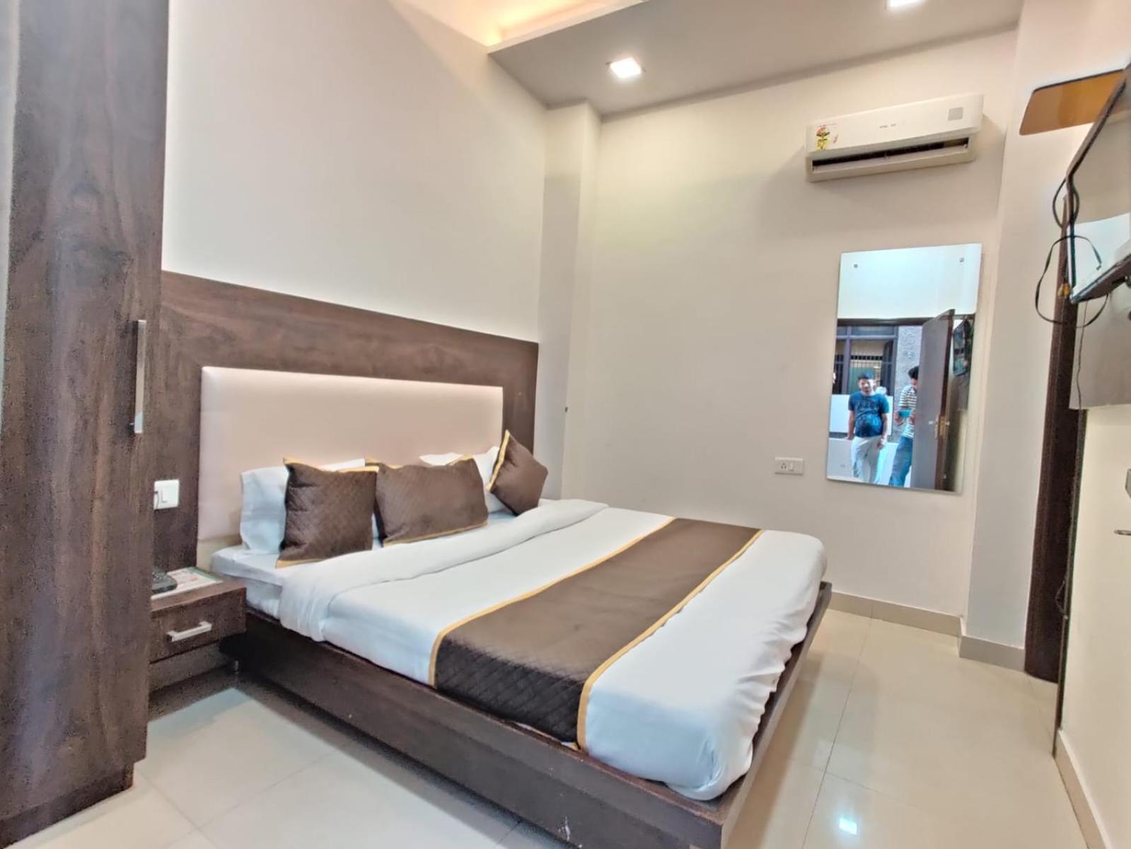 Hotel The Grandpark Amritsar Esterno foto